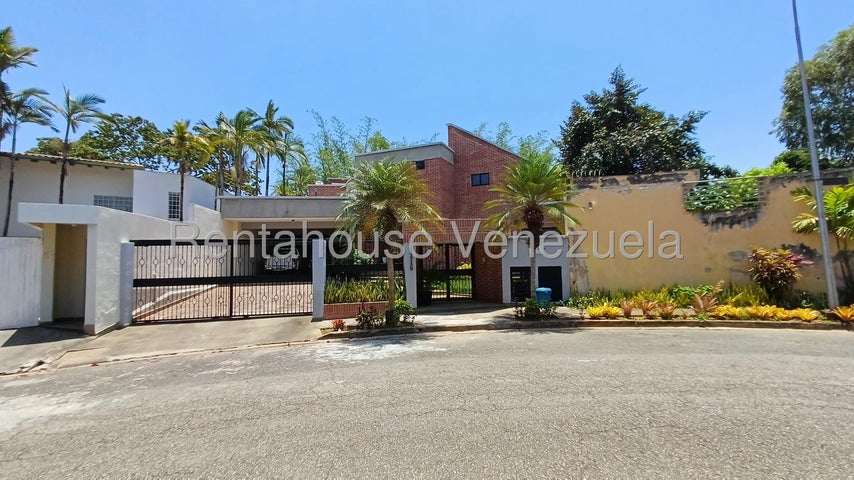 Casa en Altos de Guataparo Valencia Carabobo 25-20354 ELOISA MEJIA