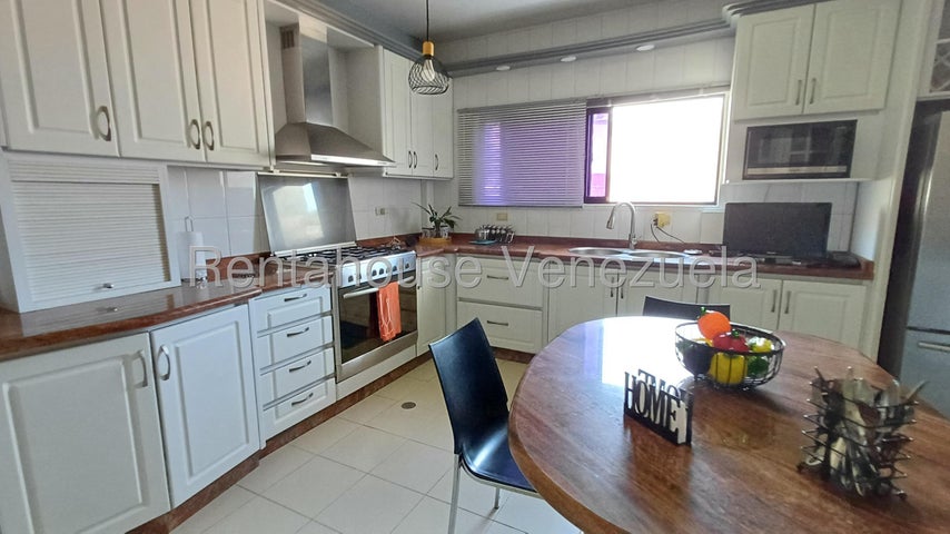 Casa en Altos de Guataparo Valencia Carabobo 25-20354 ELOISA MEJIA