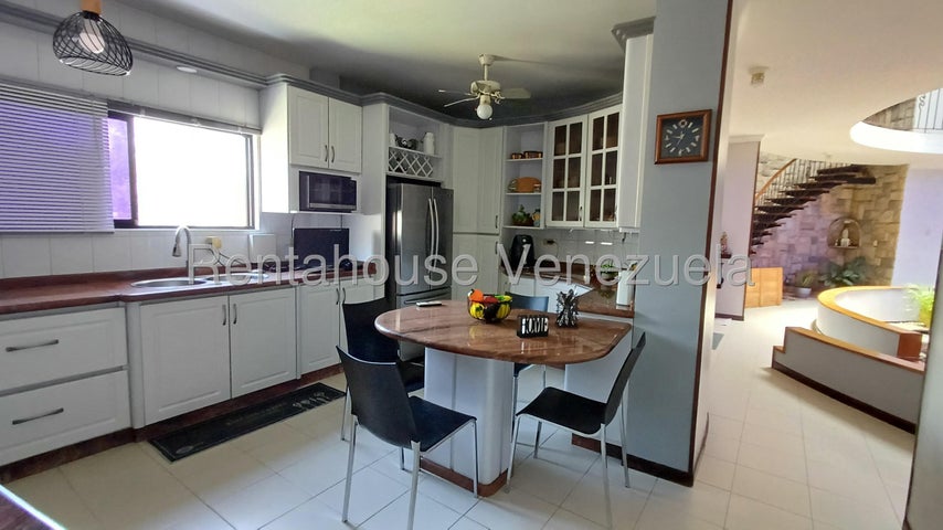 Casa en Altos de Guataparo Valencia Carabobo 25-20354 ELOISA MEJIA