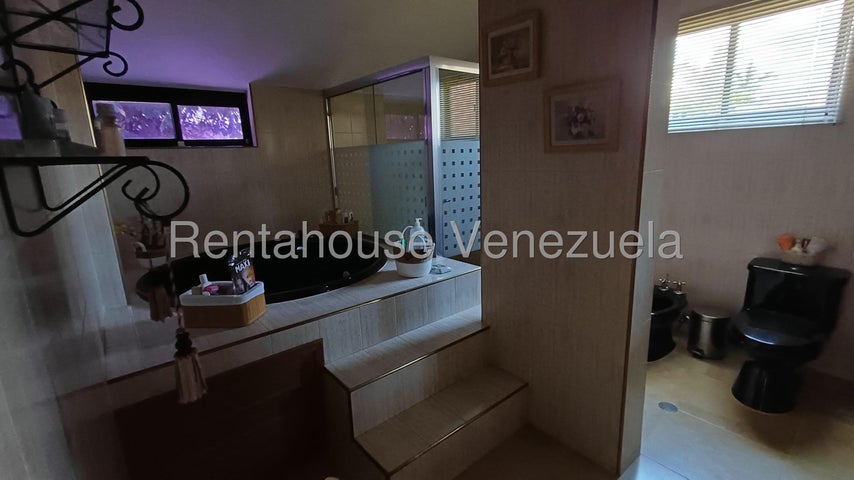 Casa en Altos de Guataparo Valencia Carabobo 25-20354 ELOISA MEJIA