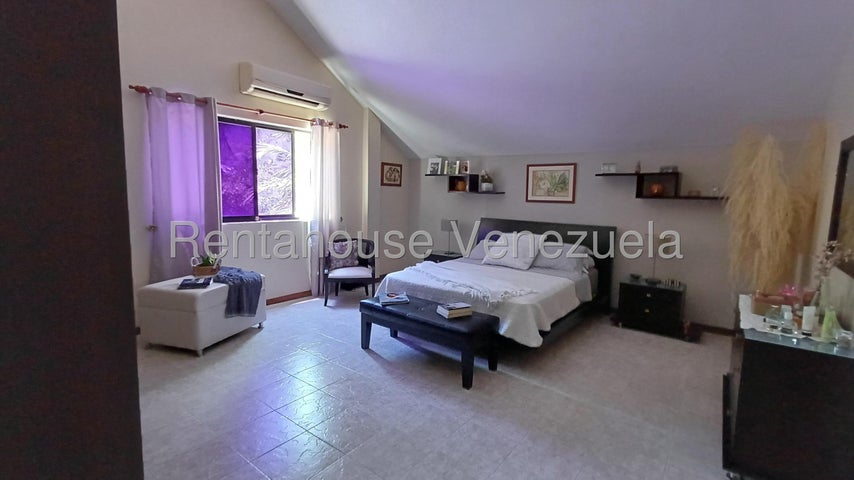 Casa en Altos de Guataparo Valencia Carabobo 25-20354 ELOISA MEJIA