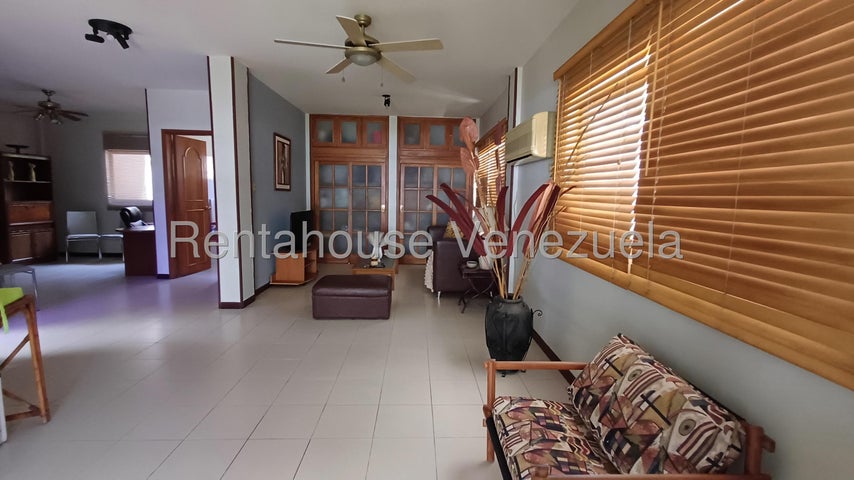 Casa en Altos de Guataparo Valencia Carabobo 25-20354 ELOISA MEJIA