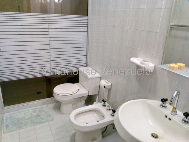 26-3319 Amplio Apartamento en Venta en Terrazas de Los Nisperos Valencia