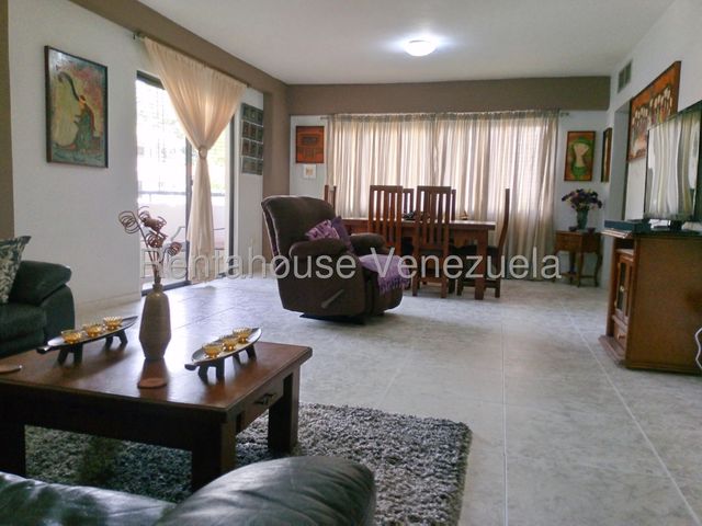 26-3319 Amplio Apartamento en Venta en Terrazas de Los Nisperos Valencia