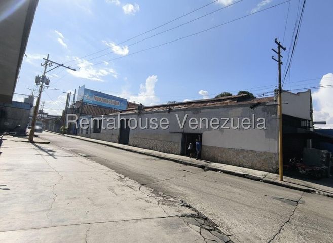 De Oportunidad Comercial Galpón en venta Ubicado en Valencia 26-5881 ELOISA MEJIA