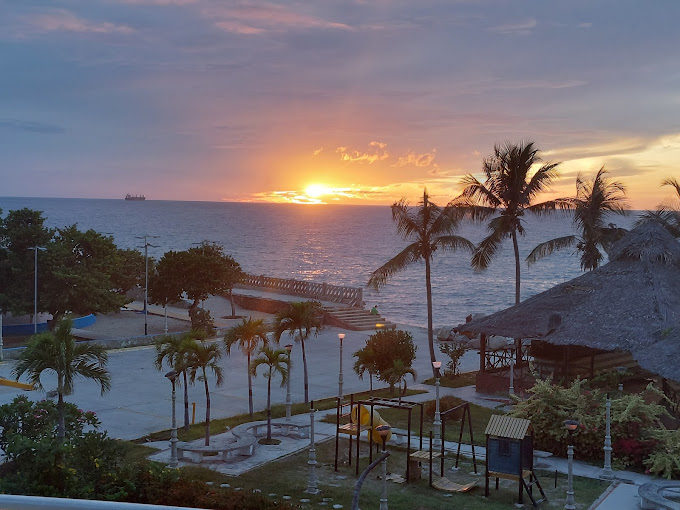 HOTEL 4 ESTRELLAS, MACUTO, VENEZUELA.
