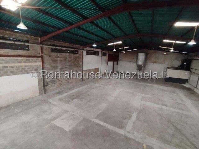 Los Jarales Galpon en Alquiler Cuenta con Baños Ubicado en San Diego  26-6700 ELOISA MEJIA