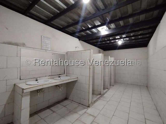 Los Jarales Galpon en Alquiler Cuenta con Baños Ubicado en San Diego  26-6700 ELOISA MEJIA