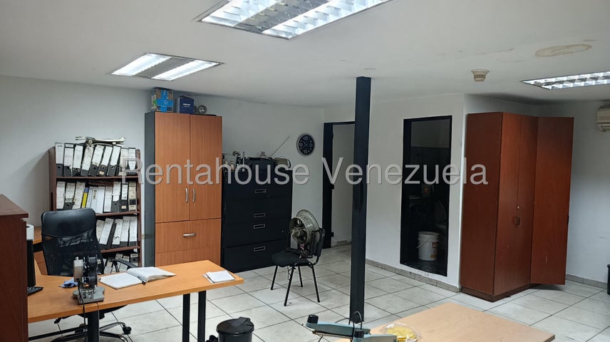 Los Jarales Galpon en Alquiler Cuenta con Baños Ubicado en San Diego  26-6700 ELOISA MEJIA