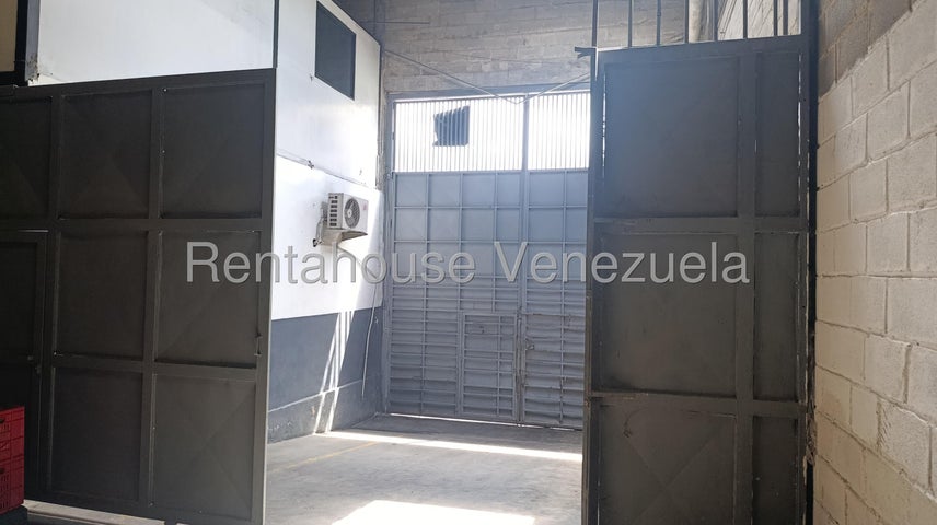 Los Jarales Galpon en Alquiler Cuenta con Baños Ubicado en San Diego  26-6700 ELOISA MEJIA