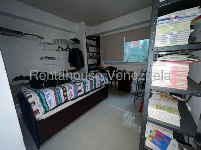 Amplio Apartamento en venta cuenta con Planta Eléctrica y Cocina Ubicado en El Parral Valencia 25-15498 ELOISA MEJIA