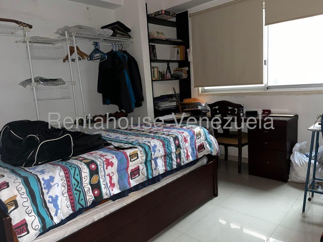 Amplio Apartamento en venta cuenta con Planta Eléctrica y Cocina Ubicado en El Parral Valencia 25-15498 ELOISA MEJIA
