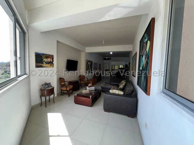 Amplio Apartamento en venta cuenta con Planta Eléctrica y Cocina Ubicado en El Parral Valencia 25-15498 ELOISA MEJIA