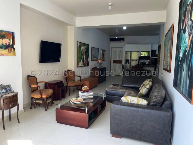 Amplio Apartamento en venta cuenta con Planta Eléctrica y Cocina Ubicado en El Parral Valencia 25-15498 ELOISA MEJIA