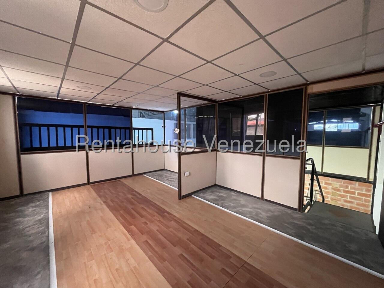 Galpón en Alquiler Av. Lisandro Alvarado Valencia, SÓLO PARA CLIENTES DIRECTOS  Tu Operación Merece Espacio, Visibilidad y Ubicación Estratégica 26-8511