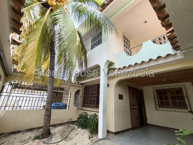 26-8209 Casa dúplex  en esquina en venta ubicada en Yuma San Diego 