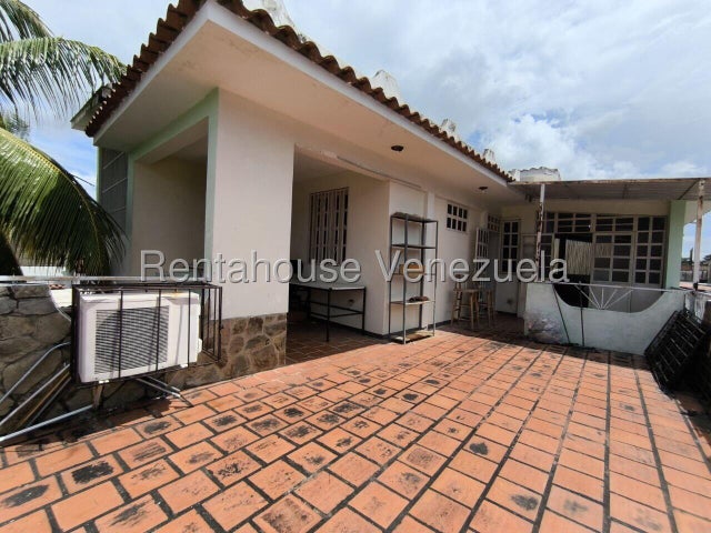 26-8209 Casa dúplex  en esquina en venta ubicada en Yuma San Diego 