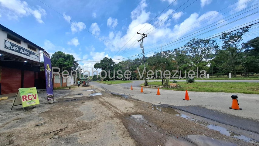 26-9322 Galpon en Alquiler frente a Campo Carabobo Tocuyito