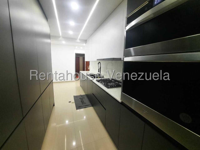 26-9653 En Venta Apartamento Semi Equipado ubicado en Trigal Norte