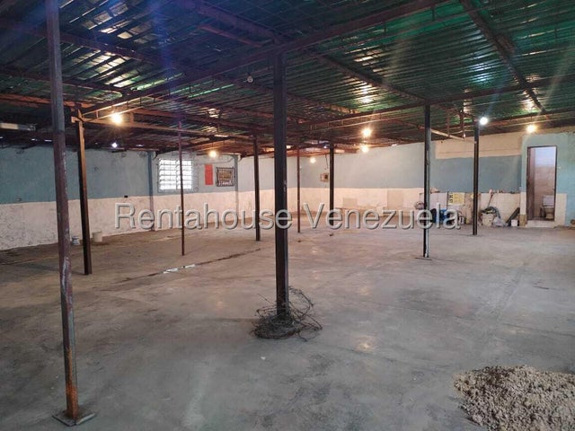 26-10829 Local comercial en Alquiler de 200 m2 en Av Cedeño