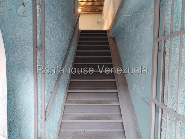 26-10829 Local comercial en Alquiler de 200 m2 en Av Cedeño
