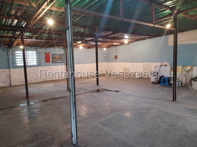 26-10829 Local comercial en Alquiler de 200 m2 en Av Cedeño