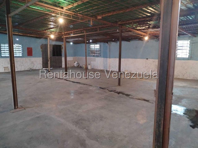 26-10829 Local comercial en Alquiler de 200 m2 en Av Cedeño