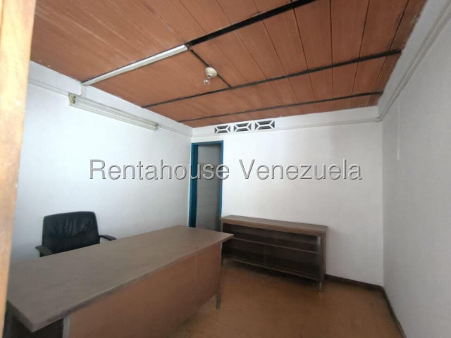 26-10627 Galpón en Alquiler de 1032,50 m² en plena Carretera Nacional de Mariara,