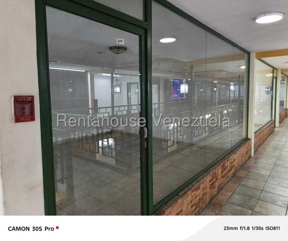26-10983 Local Comercial en Alquiler en la Av Bolivar 