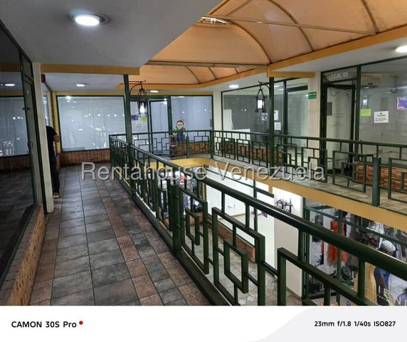 26-10983 Local Comercial en Alquiler en la Av Bolivar 
