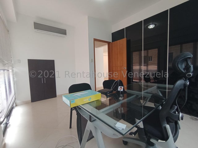 Apartamento 5 habitaciones en venta en el Parral Valencia 25-3099