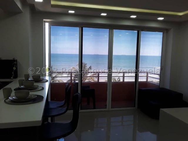 En tucacas Adquiere Apartamento en venta estado Falcon 26-11056 ELOISA MEJIA
