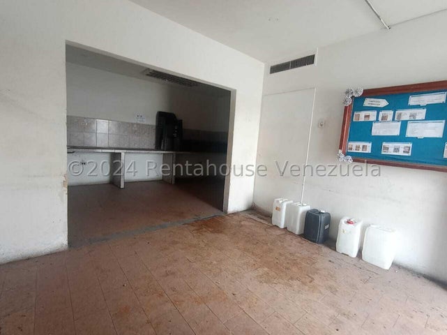 En Zona Industrial Galpon en venta Ubicado en Valencia Carabobo 25-4278 ELOISA MEJIA