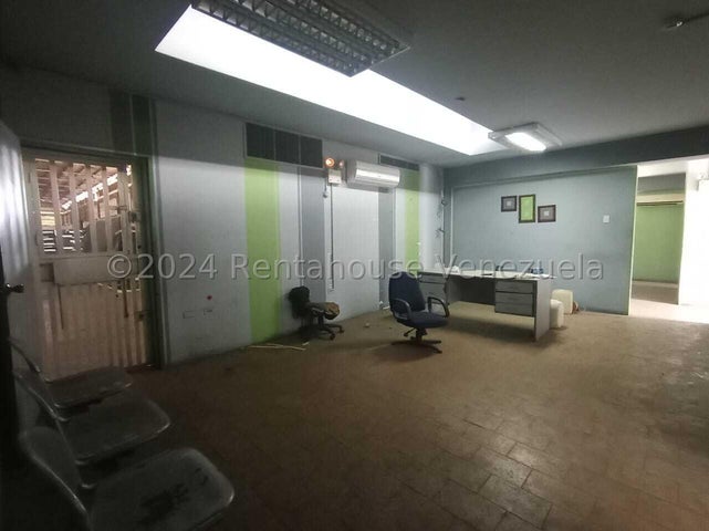 En Zona Industrial Galpon en venta Ubicado en Valencia Carabobo 25-4278 ELOISA MEJIA