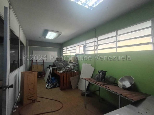 En Zona Industrial Galpon en venta Ubicado en Valencia Carabobo 25-4278 ELOISA MEJIA