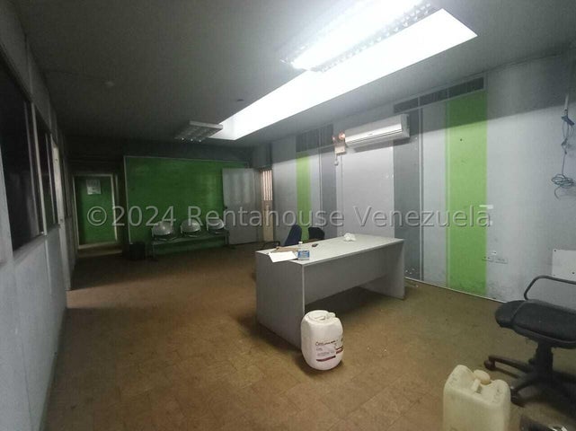 En Zona Industrial Galpon en venta Ubicado en Valencia Carabobo 25-4278 ELOISA MEJIA