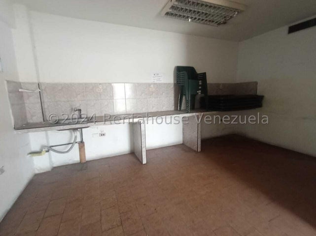 En Zona Industrial Galpon en venta Ubicado en Valencia Carabobo 25-4278 ELOISA MEJIA