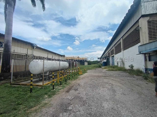 En Zona Industrial Galpon en venta Ubicado en Valencia Carabobo 25-4278 ELOISA MEJIA