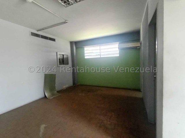En Zona Industrial Galpon en venta Ubicado en Valencia Carabobo 25-4278 ELOISA MEJIA