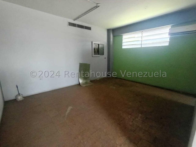 En Zona Industrial Galpon en venta Ubicado en Valencia Carabobo 25-4278 ELOISA MEJIA