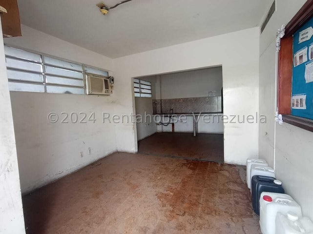 En Zona Industrial Galpon en venta Ubicado en Valencia Carabobo 25-4278 ELOISA MEJIA