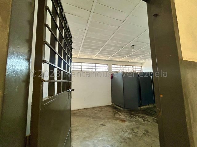 En Industrial Carabobo Galpon Comercial en Venta Ubicado en Valencia Carabobo cd 24-11132 ELOISA MEJIA