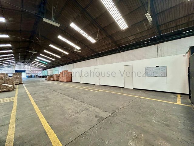 En Industrial Carabobo Galpon Comercial en Venta Ubicado en Valencia Carabobo cd 24-11132 ELOISA MEJIA