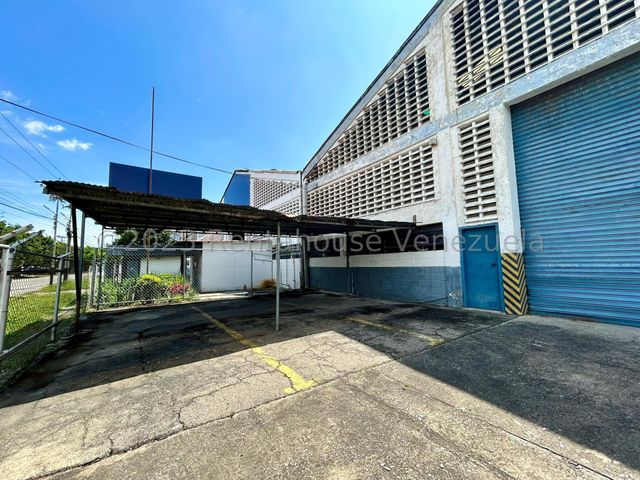 En Industrial Carabobo Galpon Comercial en Venta Ubicado en Valencia Carabobo cd 24-11132 ELOISA MEJIA