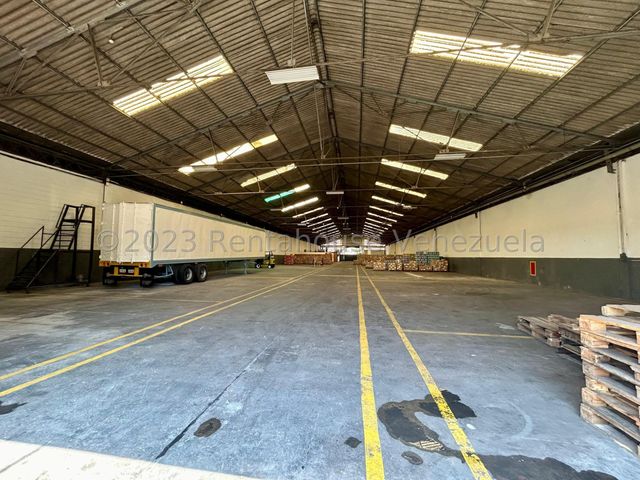 En Industrial Carabobo Galpon Comercial en Venta Ubicado en Valencia Carabobo cd 24-11132 ELOISA MEJIA