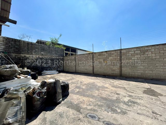 En Industrial Carabobo Galpon Comercial en Venta Ubicado en Valencia Carabobo cd 24-11132 ELOISA MEJIA