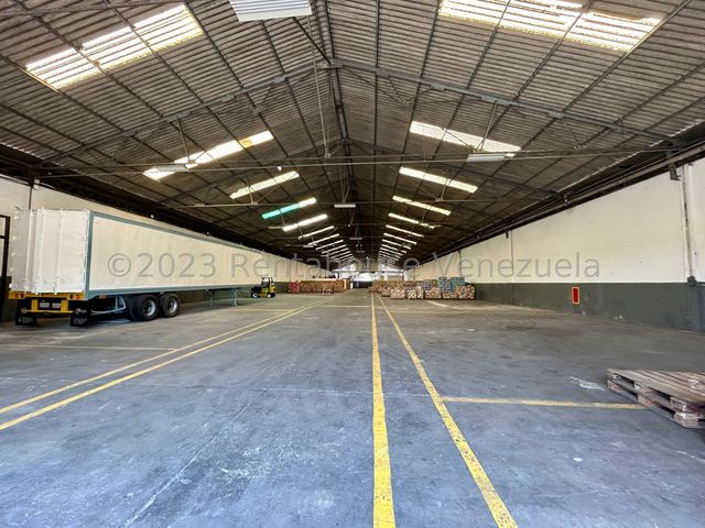 En Industrial Carabobo Galpon Comercial en Venta Ubicado en Valencia Carabobo cd 24-11132 ELOISA MEJIA