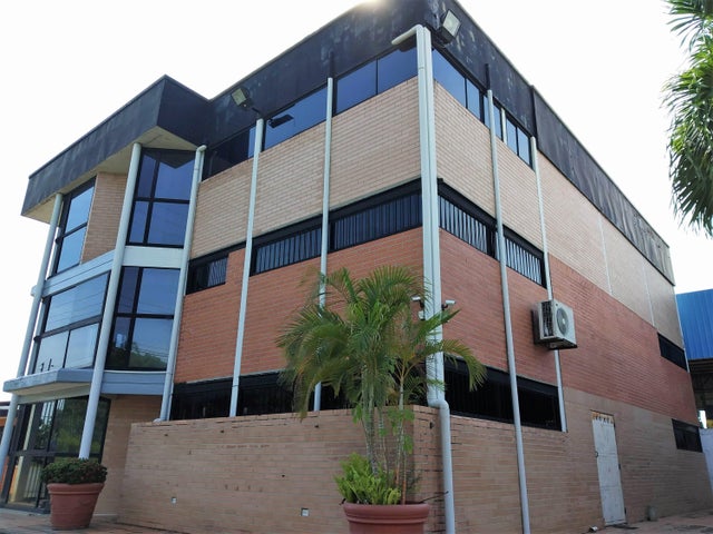 Zona Industrial Galpon en venta ubicado en Valencia Carabobo cod 25-5986 ELOISA MEJIA