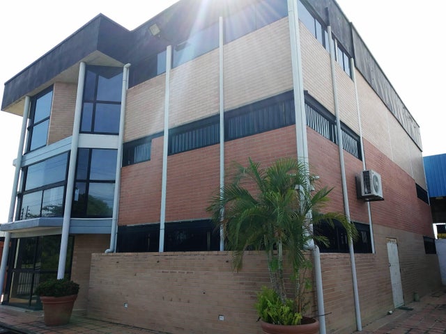 Zona Industrial Galpon en venta ubicado en Valencia Carabobo cod 25-5986 ELOISA MEJIA