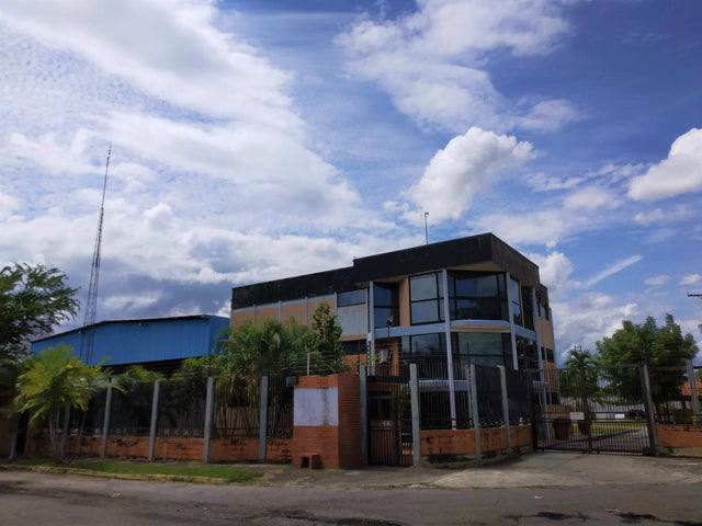 Zona Industrial Galpon en venta ubicado en Valencia Carabobo cod 25-5986 ELOISA MEJIA